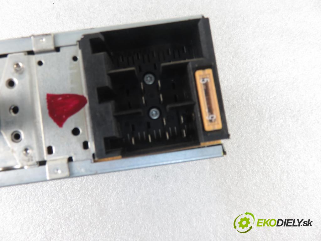 VW POLO (9N_) HB 2003 40,00 1.2 6V 54 - AWY 1198,00 RADIO Modul 6X0035153