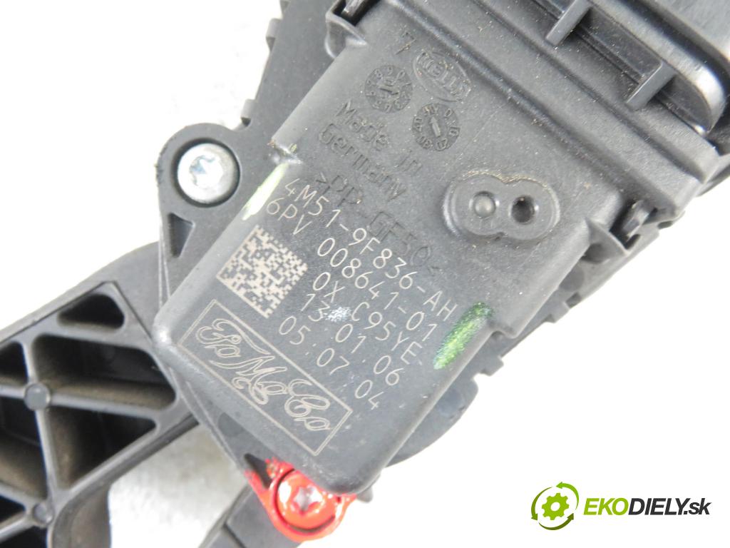 VOLVO S40 II (MS) SEDAN 2006 84,00 1.6 D2 - D 4162 T 1560,00 Potenciometer plynu 4M519F836AH ; 6PV00864101 (Pedále)