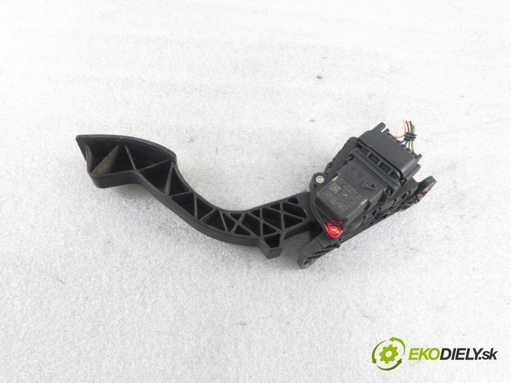 VOLVO S40 II (MS) SEDAN 2006 84,00 1.6 D2 - D 4162 T 1560,00 Potenciometer plynu 4M519F836AH ; 6PV00864101 (Pedále)