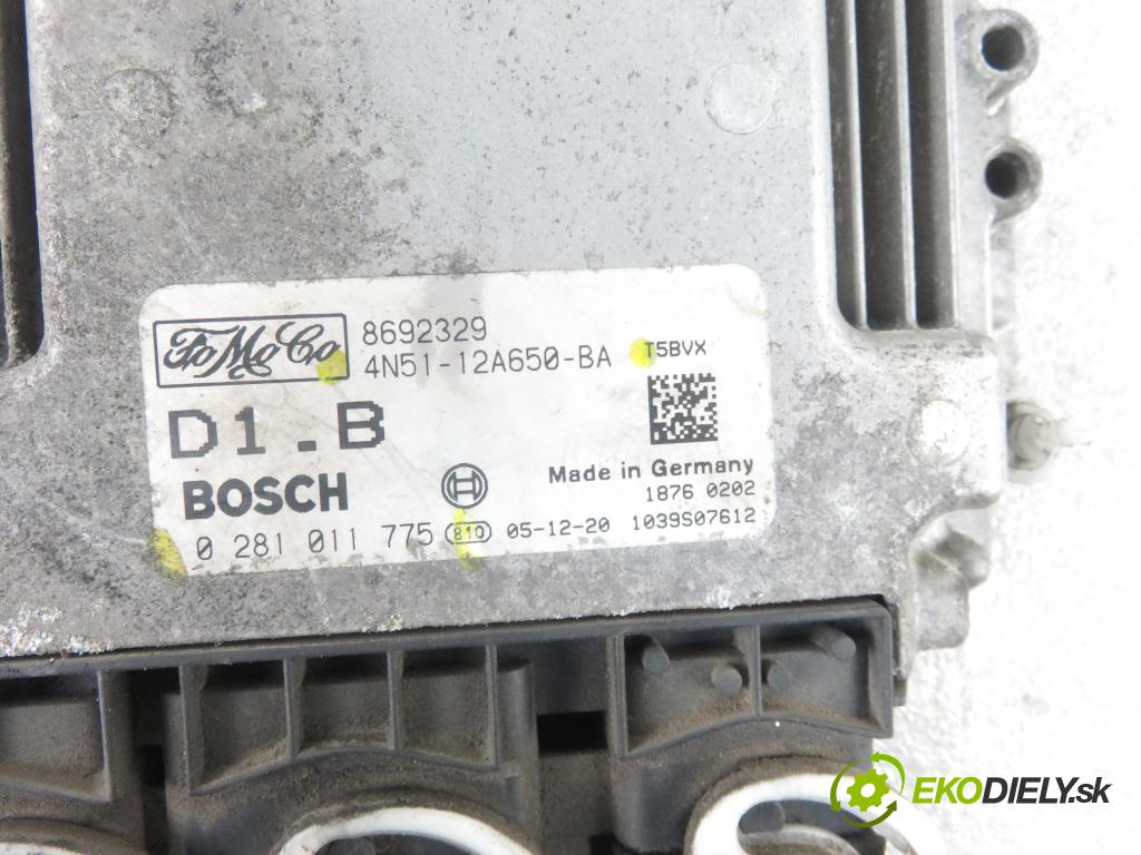 VOLVO S40 II (MS) SEDAN 2006 84,00 1.6 D2 - D 4162 T 1560,00 Riadiaca jednotka Motor 0281011775 ; 4N5112A650BA