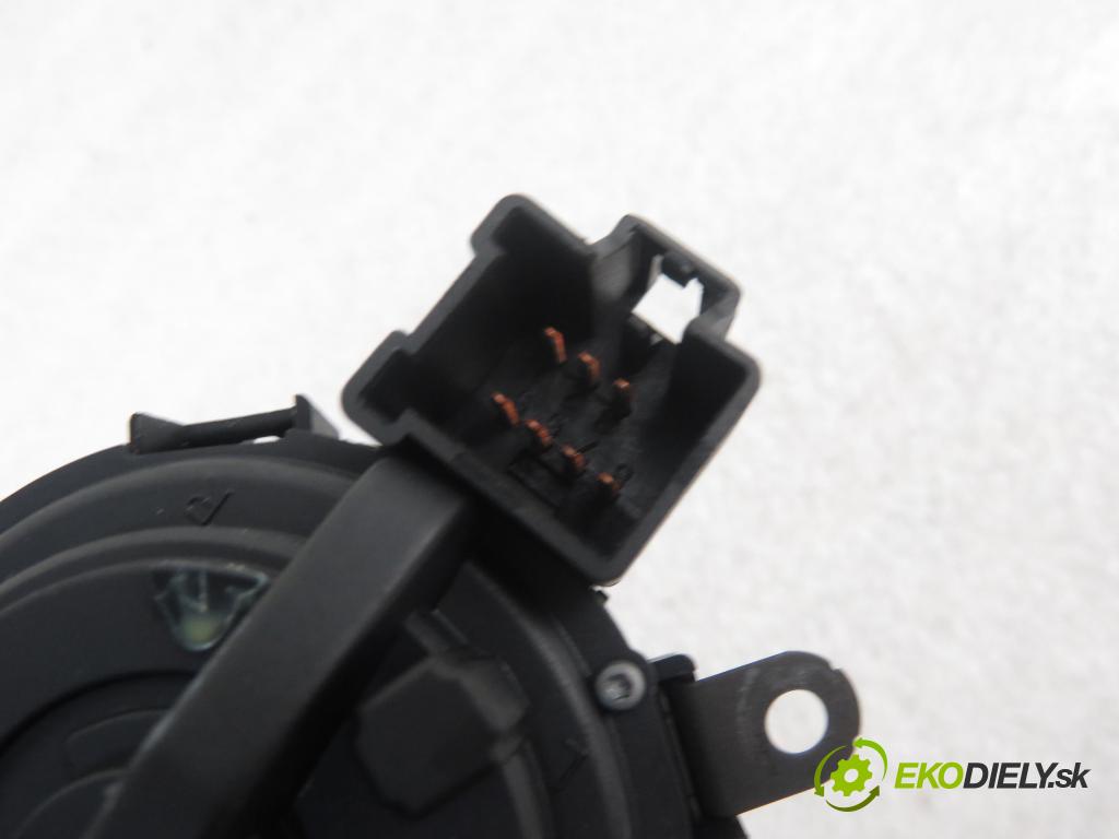 VOLVO S40 II (MS) SEDAN 2006 84,00 1.6 D2 - D 4162 T 1560,00 spinačka 30768036 (Spínacie skrinky a kľúče)