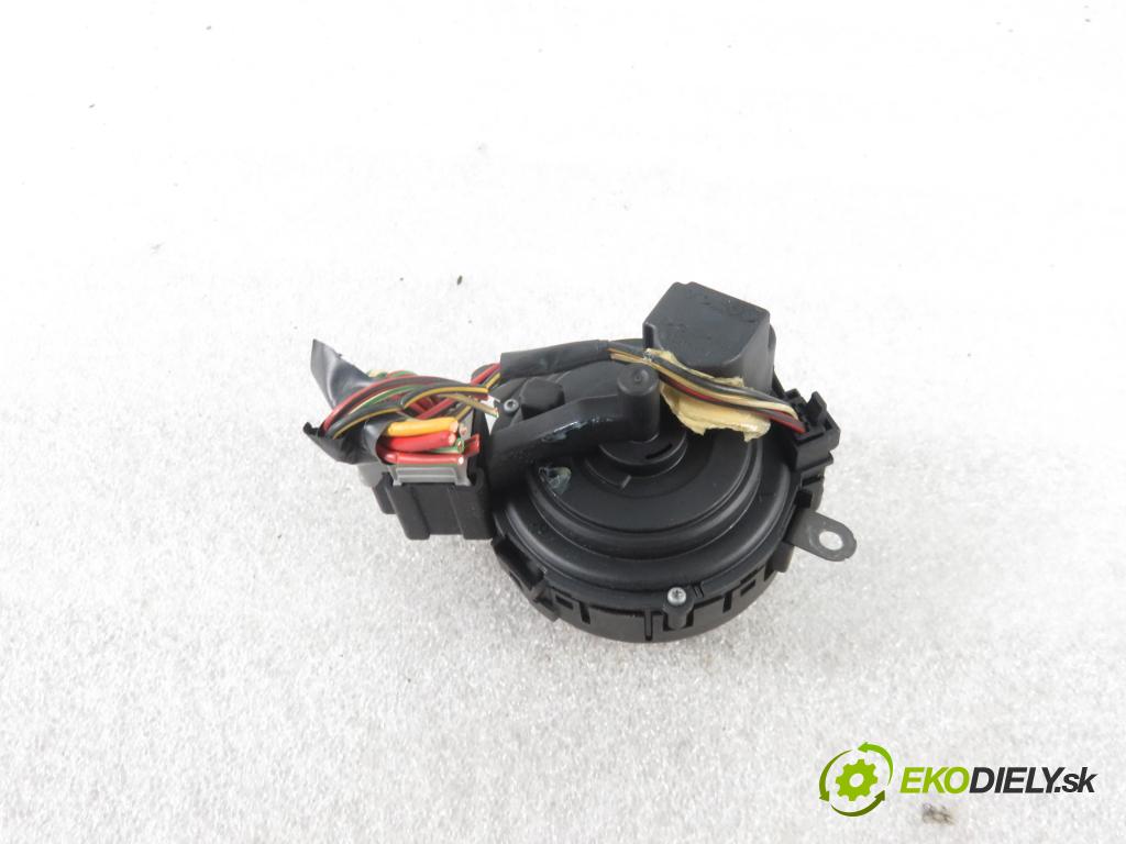 VOLVO S40 II (MS) SEDAN 2006 84,00 1.6 D2 - D 4162 T 1560,00 spinačka 30768036 (Spínacie skrinky a kľúče)