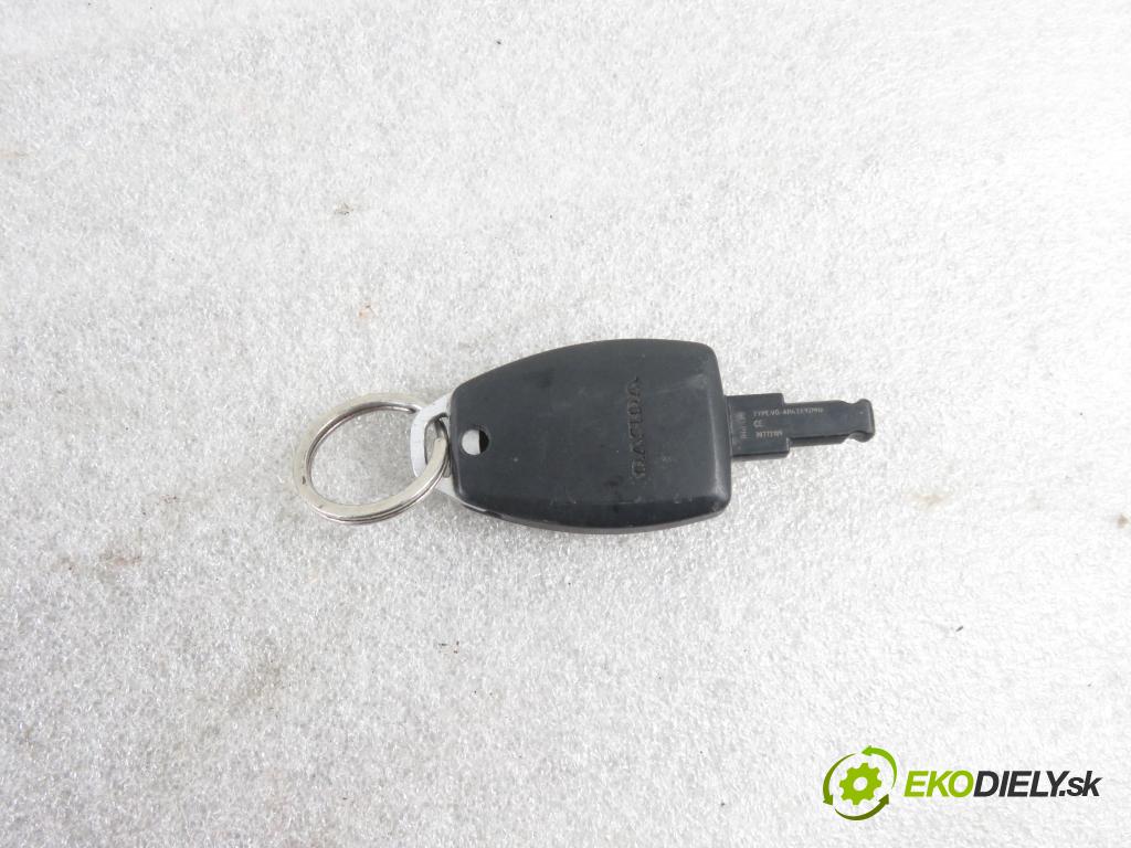 VOLVO S40 II (MS) SEDAN 2006 84,00 1.6 D2 - D 4162 T 1560,00 spinačka 30768036 (Spínacie skrinky a kľúče)