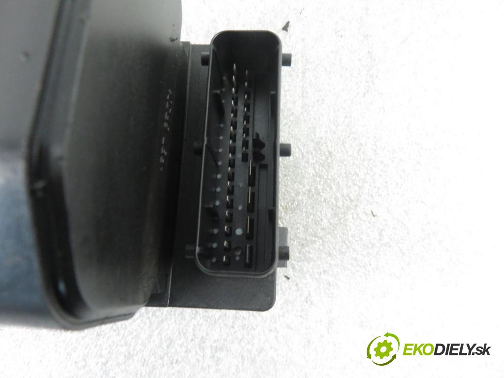 RENAULT SCENIC I (JA0/1_) MINIVAN 1999 79,00 1.6 16V 107 - K4M 700 1598,00 Pumpa ABS 0273004395 ; 7700432643 ; 0265216732 (Pumpy ABS)