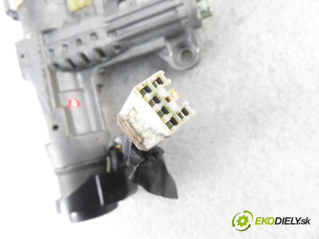 HYUNDAI SANTA FÉ II (CM) SUV 2006 110,00 2.2 CRDi GLS 4x4 150 - D4EB 2188,00 spinačka  (Spínacie skrinky a kľúče)