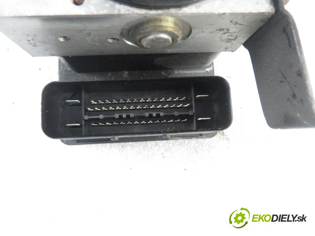 FORD FOCUS II Turnier (DA_, FFS, DS) KOMBI 2005 80,00 1.6 TDCi 109 - G8DE 1560,00 Pumpa ABS 10096001153 ; 3M512C405HA ; 10020601724 (Pumpy ABS)