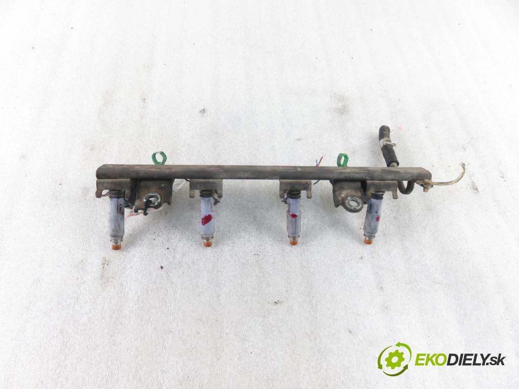 SUZUKI IGNIS (FH) HB 2001 61,00 1.3 4WD 83 (RG413) - M13A 1328,00 Lišta vstrekovacia  (Vstrekovacie lišty)