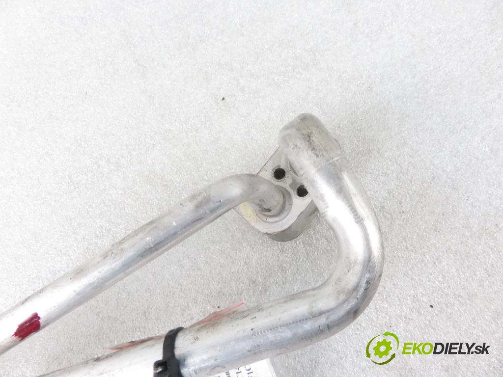 IVECO DAILY VI Furgon FURGON 2020 100,00 3.0 NaturalPower 136 - F1CFA401C 2998,00 VENTIL: klimatizace A31001100