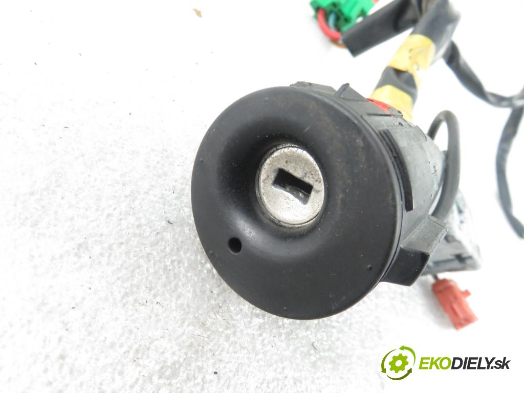 CITROEN C3 I (FC_) HB 2003 50,00 1.4 HDi 8V - 8HX 1398,00 spinačka 9632897680 (Spínacie skrinky a kľúče)