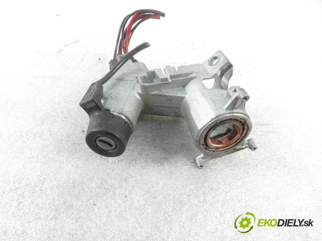 VW TRANSPORTER IV Platforma / podwozie (70E, 70L, 70M, 7DE, 7DL KABINA/PLATFORMA 2000 65,00 2.5 TDI - AJT 2461,00 spinačka 701905851 (Spínacie skrinky a kľúče)