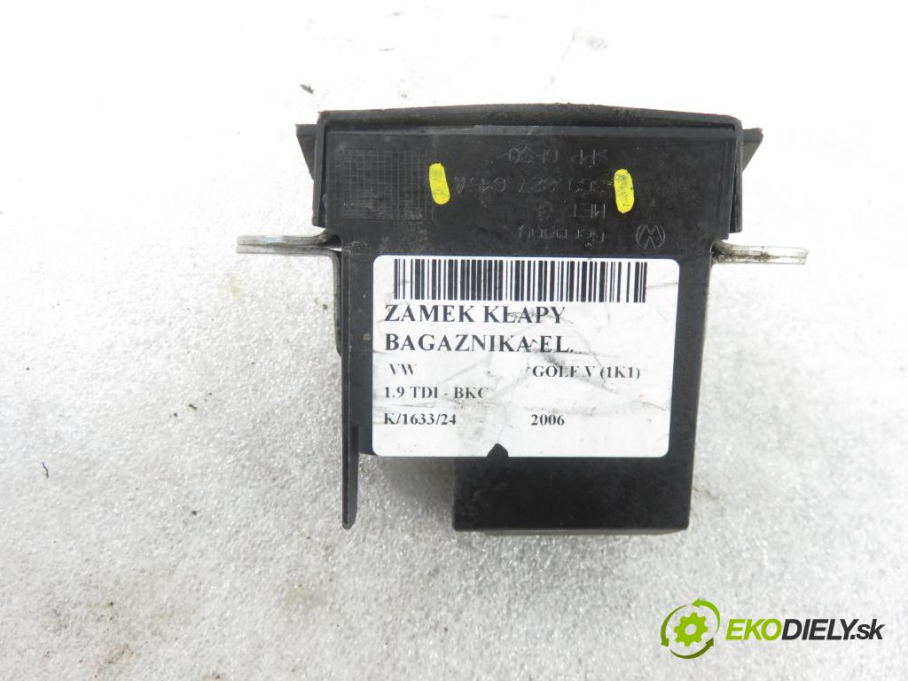 VW GOLF V (1K1) HB 2006 77,00 1.9 TDI - BXE 1896,00 zámok dveří kufr EL. 3C9827645A