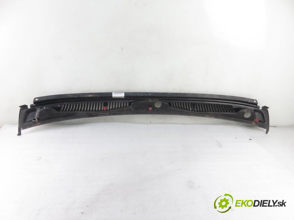 SUZUKI JIMNY (FJ) TERENOWY 2006 63,00 1.3 16V 4x4 (SN413) - 86 M13A 1328,00 Torpédo, plast pod čelné okno 7731081A10 (Torpéda)