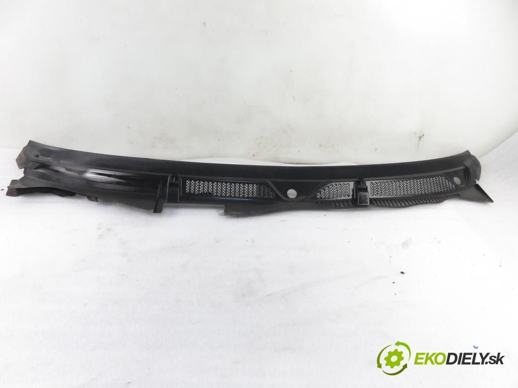 AUDI TT (8N3) COUPE 1998 132,00 1.8 T - AJQ 1781,00 Torpédo, plast pod čelné okno 8N1819415 (Torpéda)