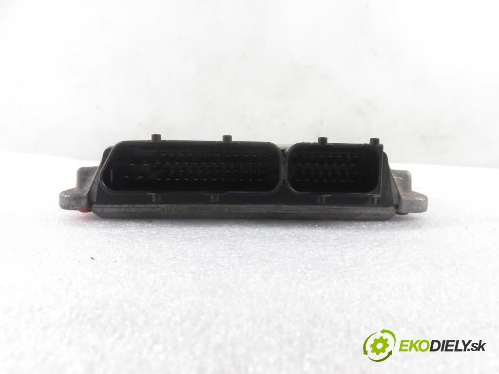 AUDI A3 (8L1) HB 1997 110,00 1.8 T - AGU 1781,00 Riadiaca jednotka Motor 06A906018D ; 0261204254