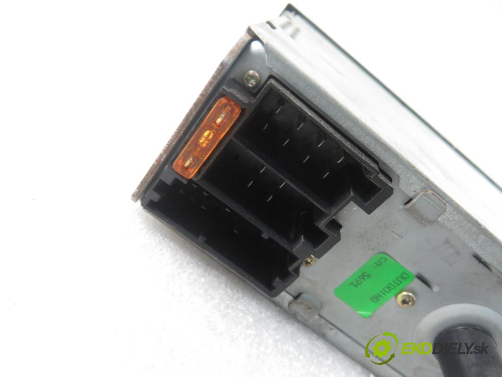 VW PASSAT B5 Variant (3B5) KOMBI 1999 66,00 1.9 TDI 90 - AHU 1896,00 RADIO Modul 1J0035152E