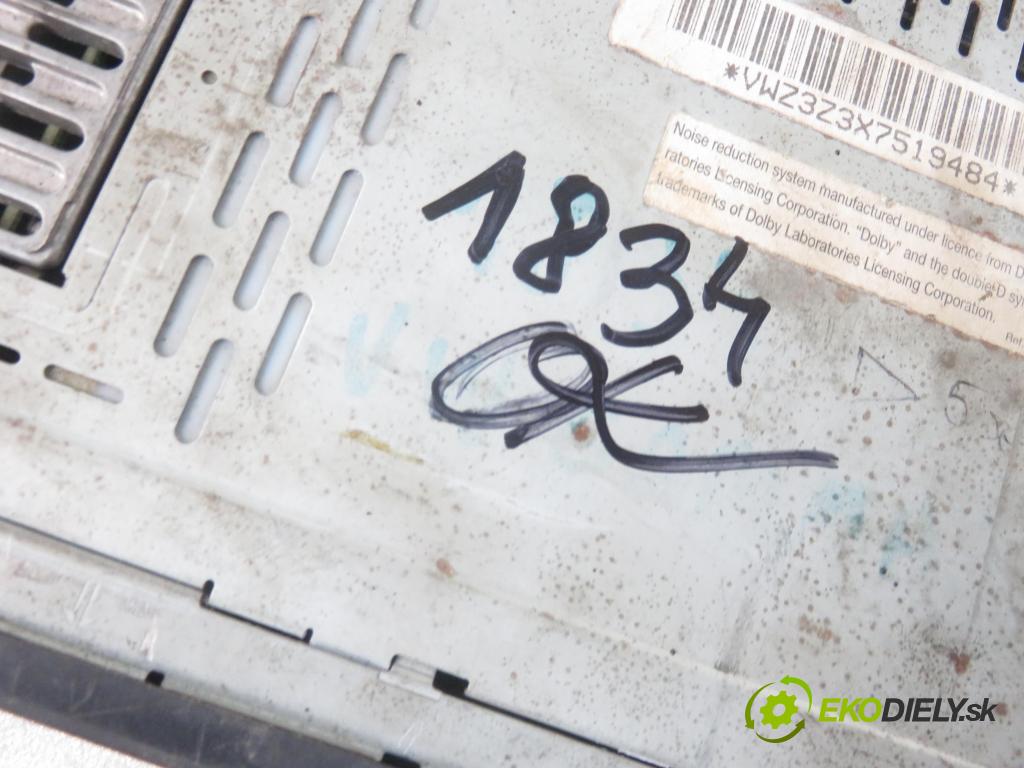 VW PASSAT B5 (3B2) SEDAN 2000 81,00 1.9 TDI 110 - AFN 1896,00 RADIO Modul 1J0035186D
