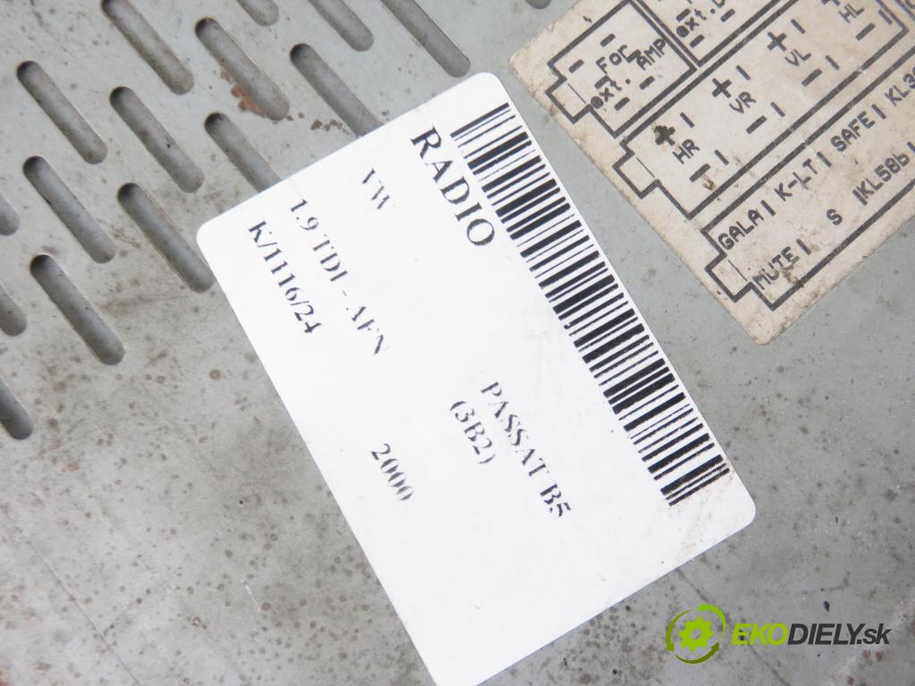 VW PASSAT B5 (3B2) SEDAN 2000 81,00 1.9 TDI 110 - AFN 1896,00 RADIO Modul 1J0035186D