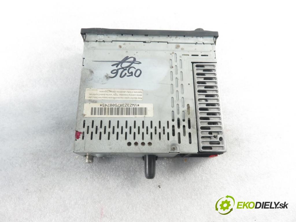 VW GOLF IV (1J1) HB 2003 74,00 1.9 TDI PD 101 - AXR 1896,00 RADIO Modul 1J0035186D
