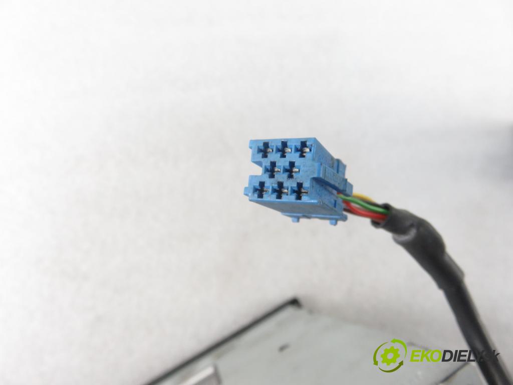 VW GOLF IV (1J1) HB 2003 74,00 1.9 TDI PD 101 - AXR 1896,00 RADIO Modul 1J0035186D
