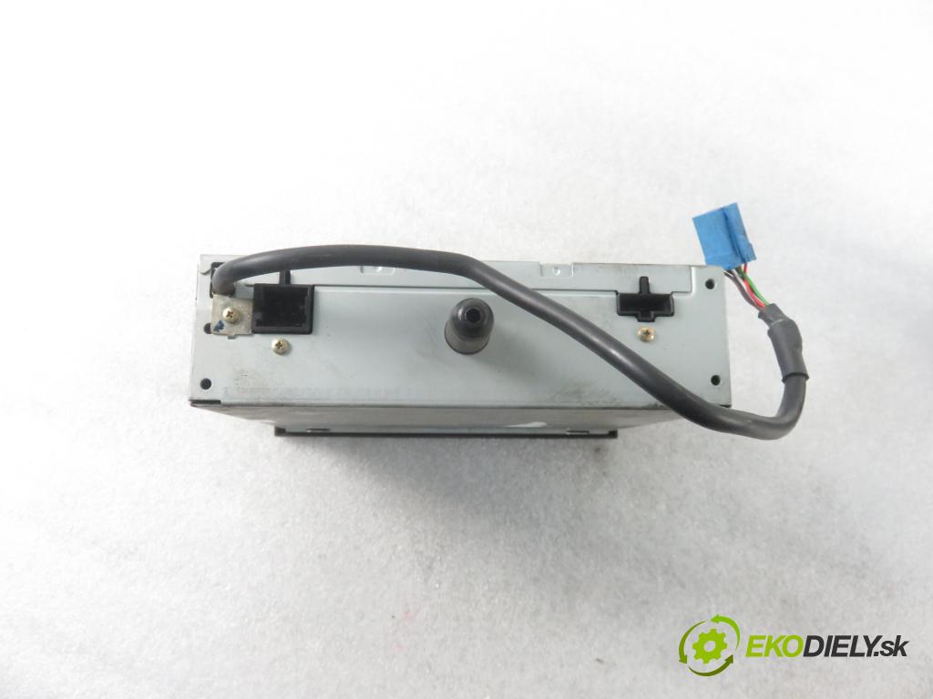 VW GOLF IV (1J1) HB 2003 74,00 1.9 TDI PD 101 - AXR 1896,00 RADIO Modul 1J0035186D