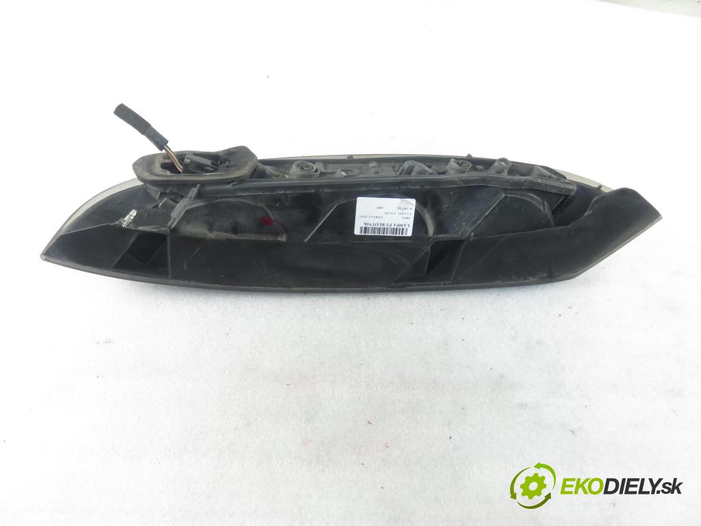 OPEL CORSA C (X01) HB 2005 51,00 1.3 CDTI - Z 13 DT 1248,00 Svetlo pravé zadné