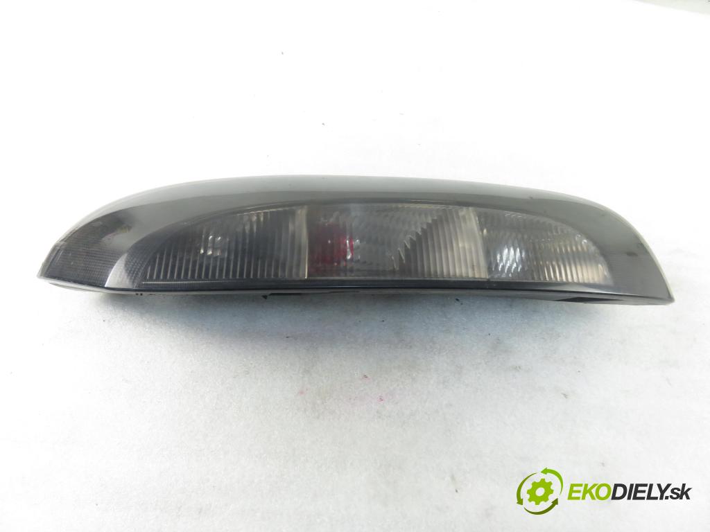 OPEL CORSA C (X01) HB 2005 51,00 1.3 CDTI - Z 13 DT 1248,00 Svetlo pravé zadné