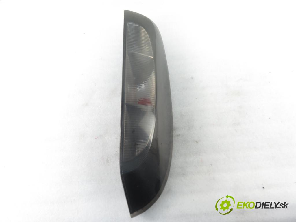 OPEL CORSA C (X01) HB 2005 51,00 1.3 CDTI - Z 13 DT 1248,00 Svetlo ľavé zadné