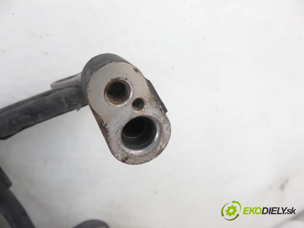 AUDI TT (8N3) COUPE 1998 132,00 1.8 T - AJQ 1781,00 chladič klimatizácie 1J0820411D (Chladiče klimatizácie)