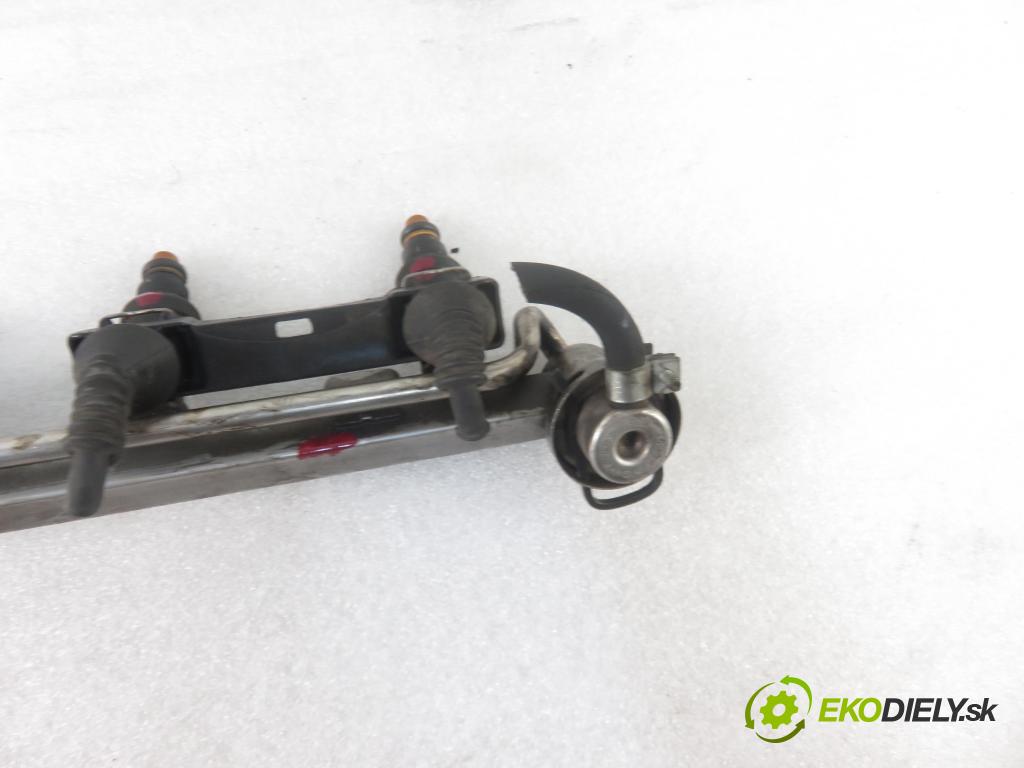 AUDI A3 (8L1) HB 1997 110,00 1.8 T - AGU 1781,00 Lišta vstrekovacia 0280150464 ; 06A906031 (Vstrekovacie lišty)