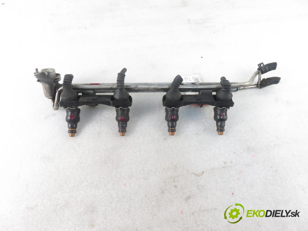 AUDI A3 (8L1) HB 1997 110,00 1.8 T - AGU 1781,00 Lišta vstrekovacia 0280150464 ; 06A906031 (Vstrekovacie lišty)