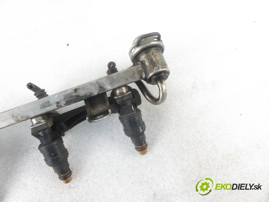 AUDI A3 (8L1) HB 1997 110,00 1.8 T - AGU 1781,00 Lišta vstrekovacia 0280150464 ; 06A906031 (Vstrekovacie lišty)