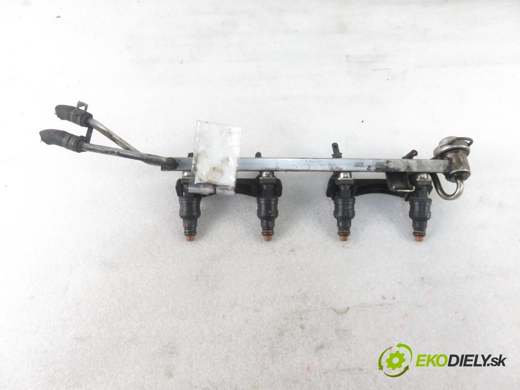 AUDI A3 (8L1) HB 1997 110,00 1.8 T - AGU 1781,00 Lišta vstrekovacia 0280150464 ; 06A906031 (Vstrekovacie lišty)