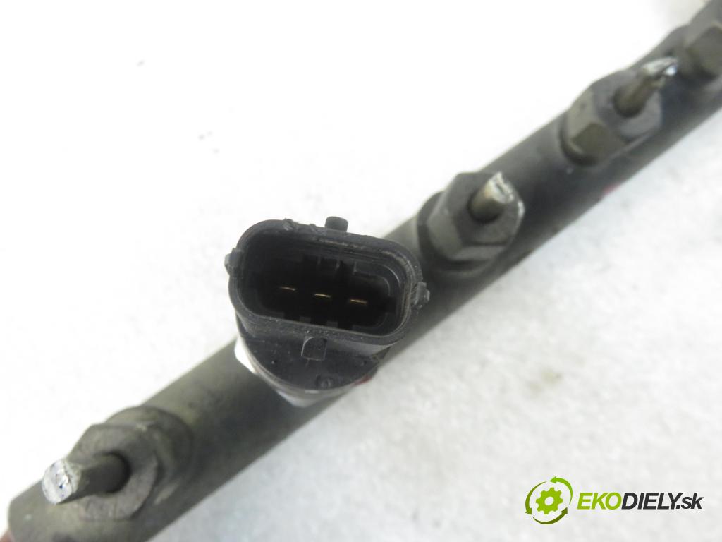 RENAULT SCENIC I (JA0/1_) MINIVAN 2002 75,00 1.9 dCi 102 - F9Q 732 1870,00 Lišta vstrekovacia 0445214015 ; 7700111013 ; 0281002405 (Vstrekovacie lišty)