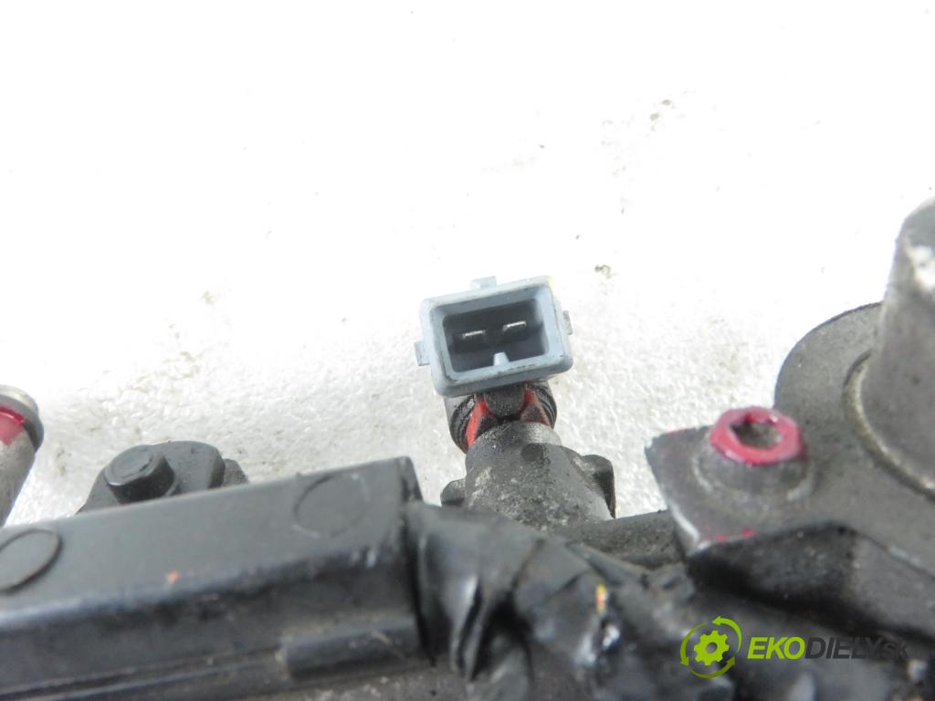 VW GOLF IV (1J1) HB 2000 55,00 1.4 16V - APE 1390,00 Lišta vstrekovacia 036133319B ; IWP058 ; 036031C (Vstrekovacie lišty)