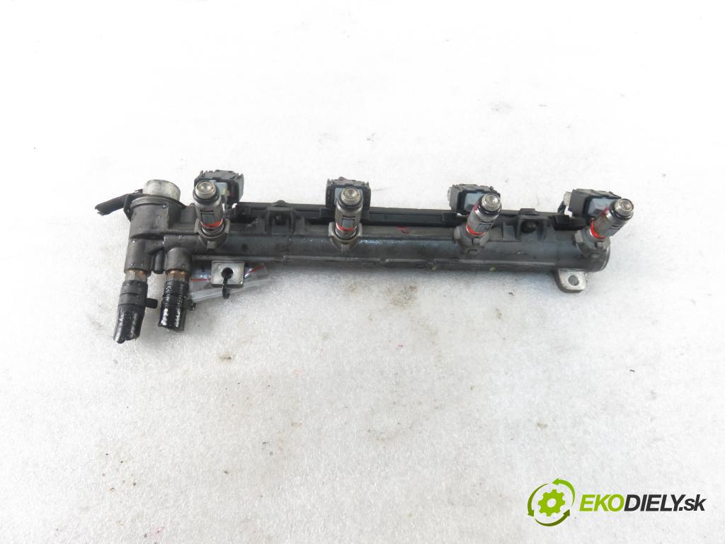 VW GOLF IV (1J1) HB 2000 55,00 1.4 16V - APE 1390,00 Lišta vstrekovacia 036133319B ; IWP058 ; 036031C (Vstrekovacie lišty)