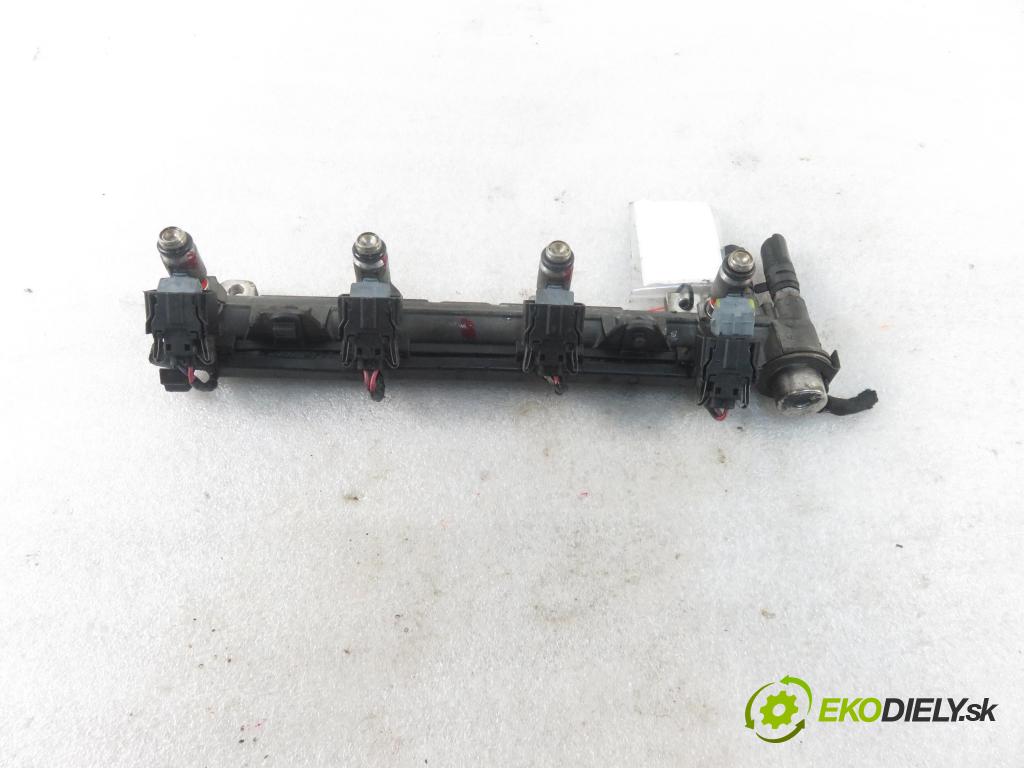 VW GOLF IV (1J1) HB 2000 55,00 1.4 16V - APE 1390,00 Lišta vstrekovacia 036133319B ; IWP058 ; 036031C (Vstrekovacie lišty)