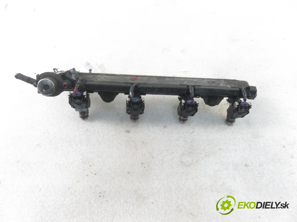 VW GOLF IV (1J1) HB 2000 55,00 1.4 16V - APE 1390,00 Lišta vstrekovacia 036133319B ; IWP058 ; 036031C (Vstrekovacie lišty)