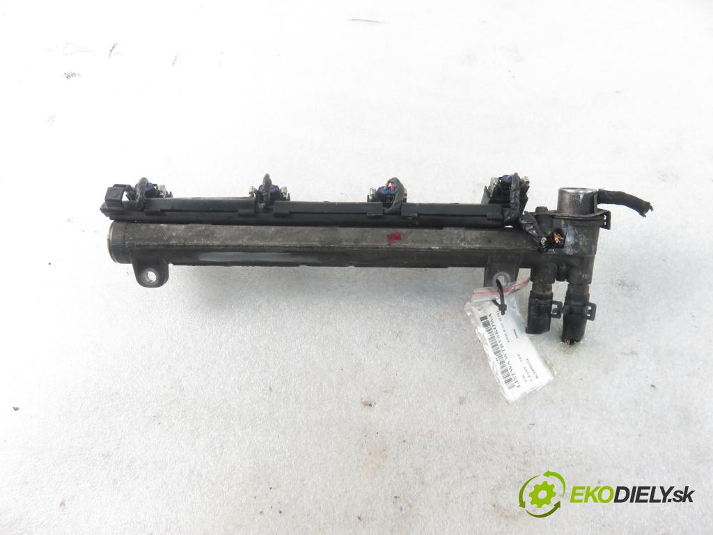 VW GOLF IV (1J1) HB 2000 55,00 1.4 16V - APE 1390,00 Lišta vstrekovacia 036133319B ; IWP058 ; 036031C (Vstrekovacie lišty)