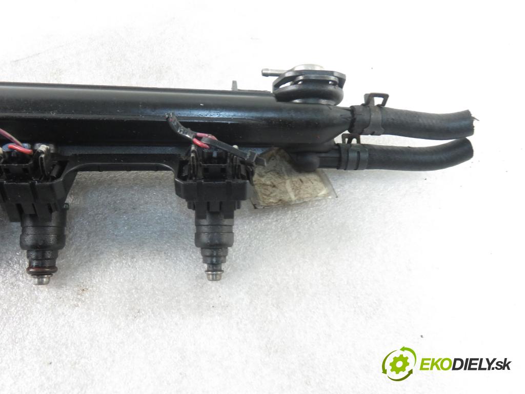 VW GOLF IV (1J1) HB 1999 74,00 1.6 - AKL 1595,00 Lišta vstrekovacia 06A133317A ; 037906031AA (Vstrekovacie lišty)