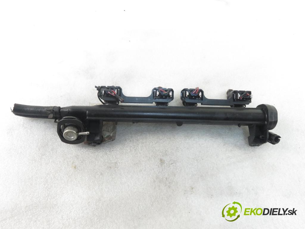 VW GOLF IV (1J1) HB 1999 74,00 1.6 - AKL 1595,00 Lišta vstrekovacia 06A133317A ; 037906031AA (Vstrekovacie lišty)