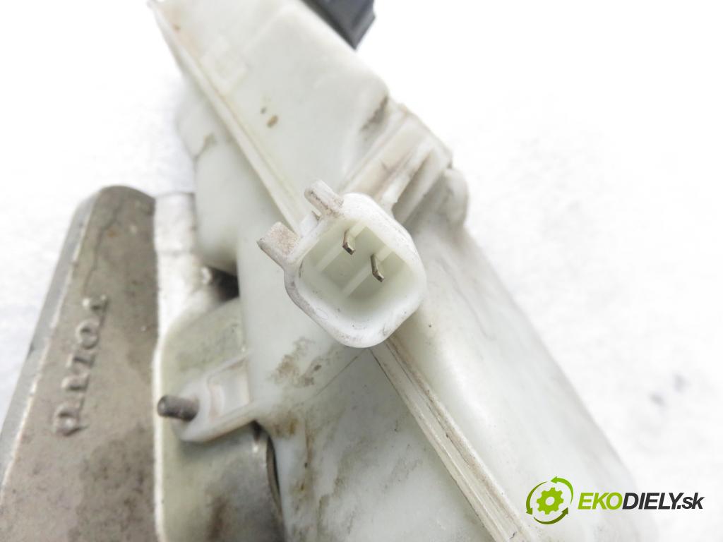 VOLVO S40 II (MS) SEDAN 2006 84,00 1.6 D2 - D 4162 T 1560,00 Posilovač 4N512B195AL ; 03786438034 (Servočerpadlá, pumpy riadenia)