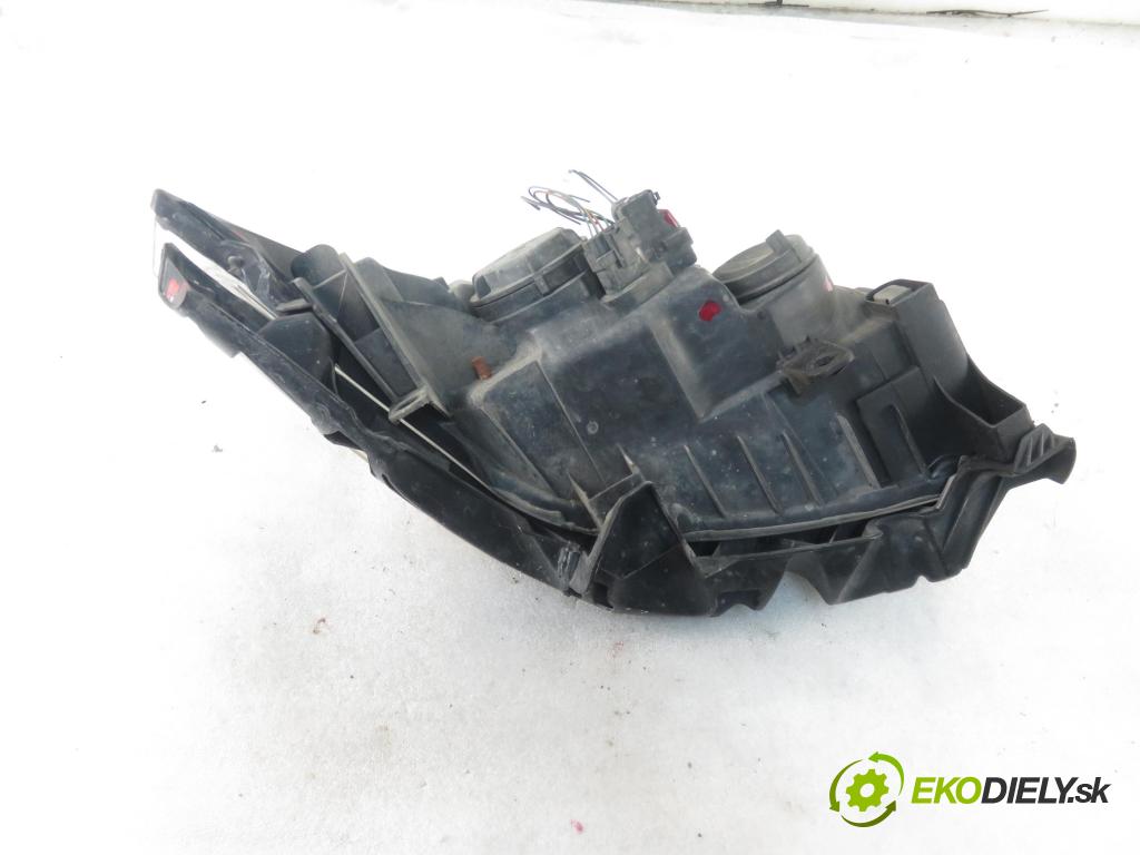 RENAULT MEGANE II (BM0/1_, CM0/1_) HB 2004 88,00 1.9 dCi 120 - F9Q 800 1870,00 Svetlo LP 8200073220F ; 89306990