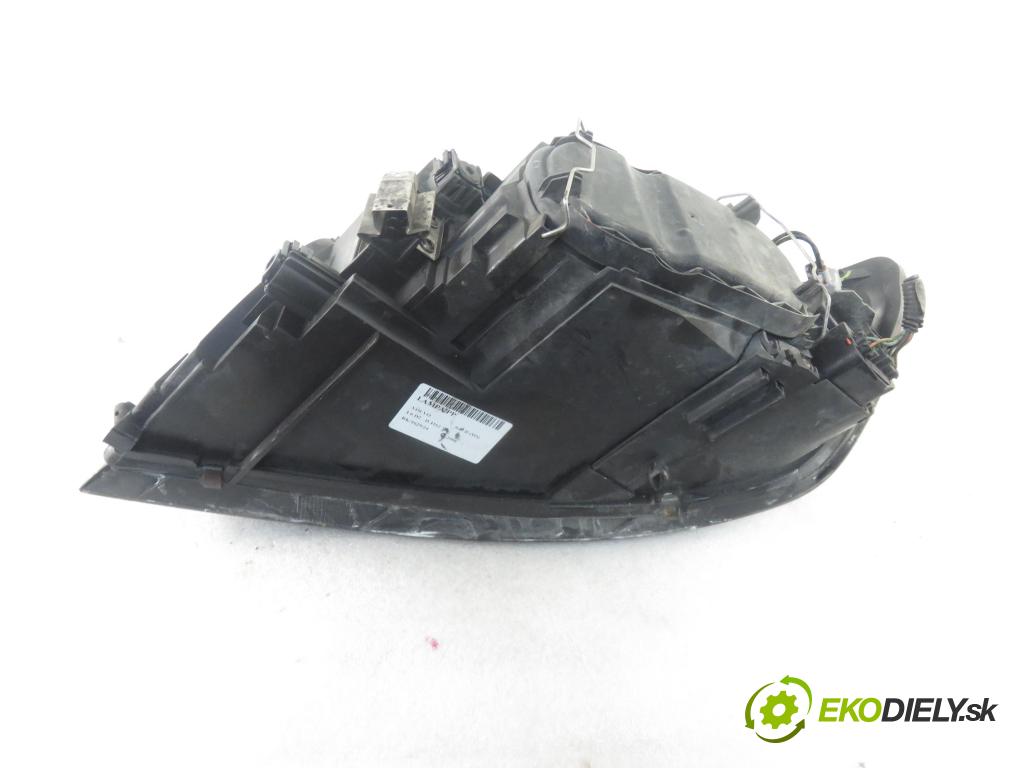 VOLVO S40 II (MS) SEDAN 2006 84,00 1.6 D2 - D 4162 T 1560,00 Svetlo PP 30698874