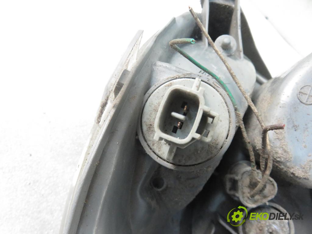 TOYOTA YARIS (_P1_) HB 2002 50,00 1.0 VVT- i 68 - 1SZ-FE 998,00 Svetlo PP