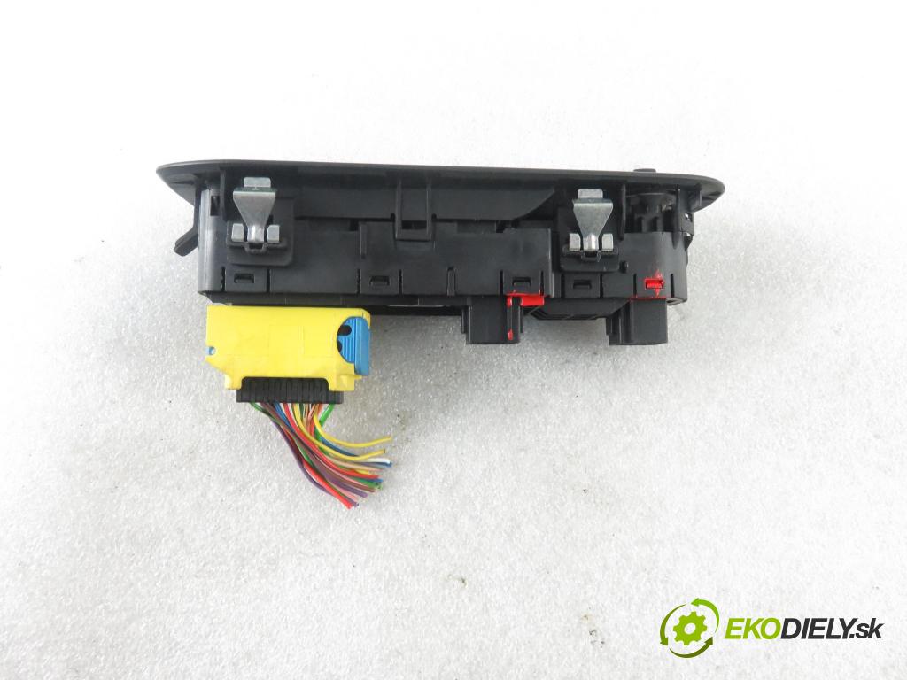 PEUGEOT 308 SW II KOMBI 2015 88,00 1.6 BlueHDi 120 - BHZ (DV6FC) 1560,00 Panel ovládania okien 96788281ZD