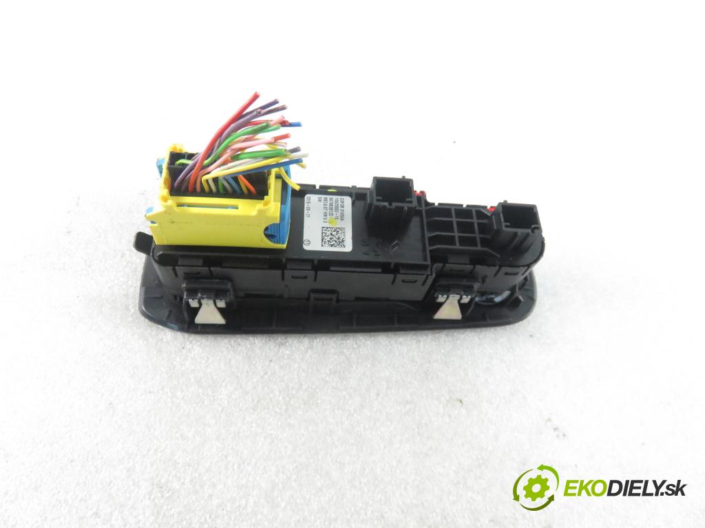 PEUGEOT 308 SW II KOMBI 2015 88,00 1.6 BlueHDi 120 - BHZ (DV6FC) 1560,00 Panel ovládania okien 96788281ZD