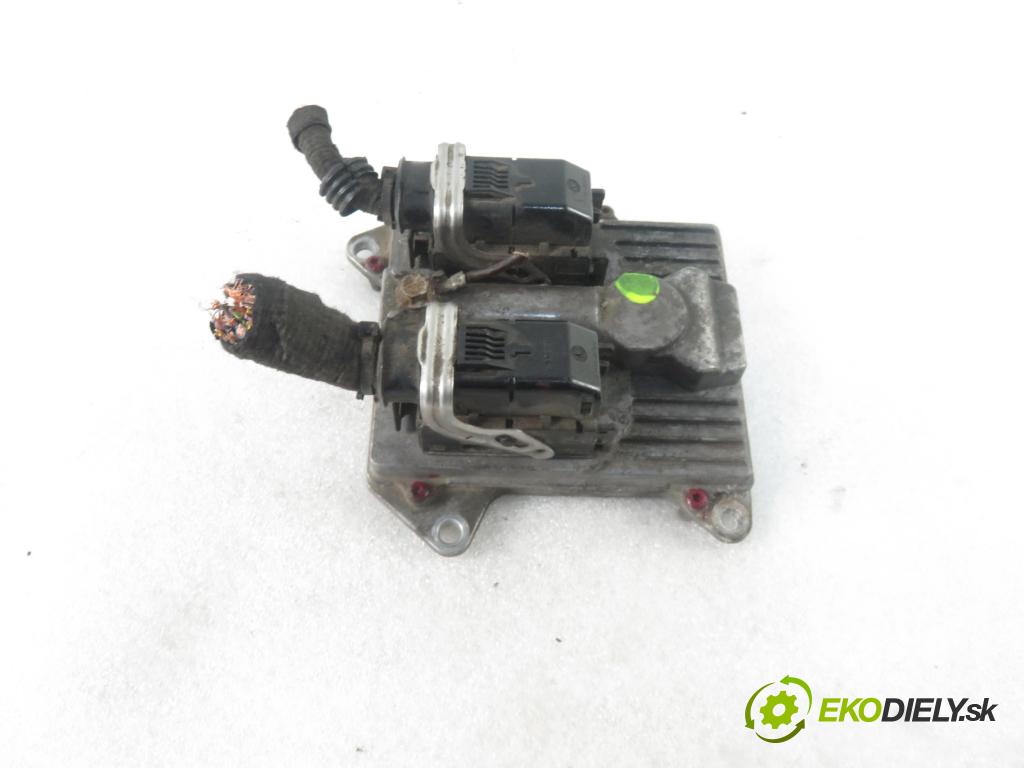 OPEL VECTRA C GTS (Z02) LIFTBACK 2005 114,00 2.2 direct 155 - Z 22 YH 2198,00 Riadiaca jednotka Motor 55558138AA ; 5WK91105
