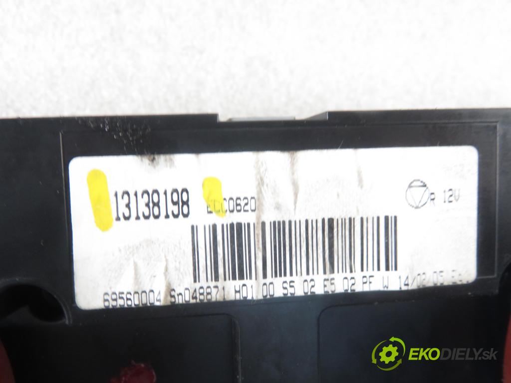 OPEL VECTRA C GTS (Z02) LIFTBACK 2005 114,00 2.2 direct 155 - Z 22 YH 2198,00 Panel kúrenia KLIMATRONIK 13138198