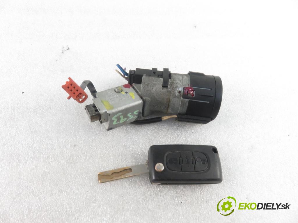 PEUGEOT 307 SW (3H) KOMBI 2005 66,00 1.6 HDI 90 - 9HX (DV6ATED4) 1560,00 spinačka 36353100 ; 9648445180 (Spínacie skrinky a kľúče)