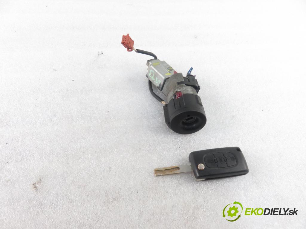 PEUGEOT 307 SW (3H) KOMBI 2005 66,00 1.6 HDI 90 - 9HX (DV6ATED4) 1560,00 spinačka 36353100 ; 9648445180 (Spínacie skrinky a kľúče)